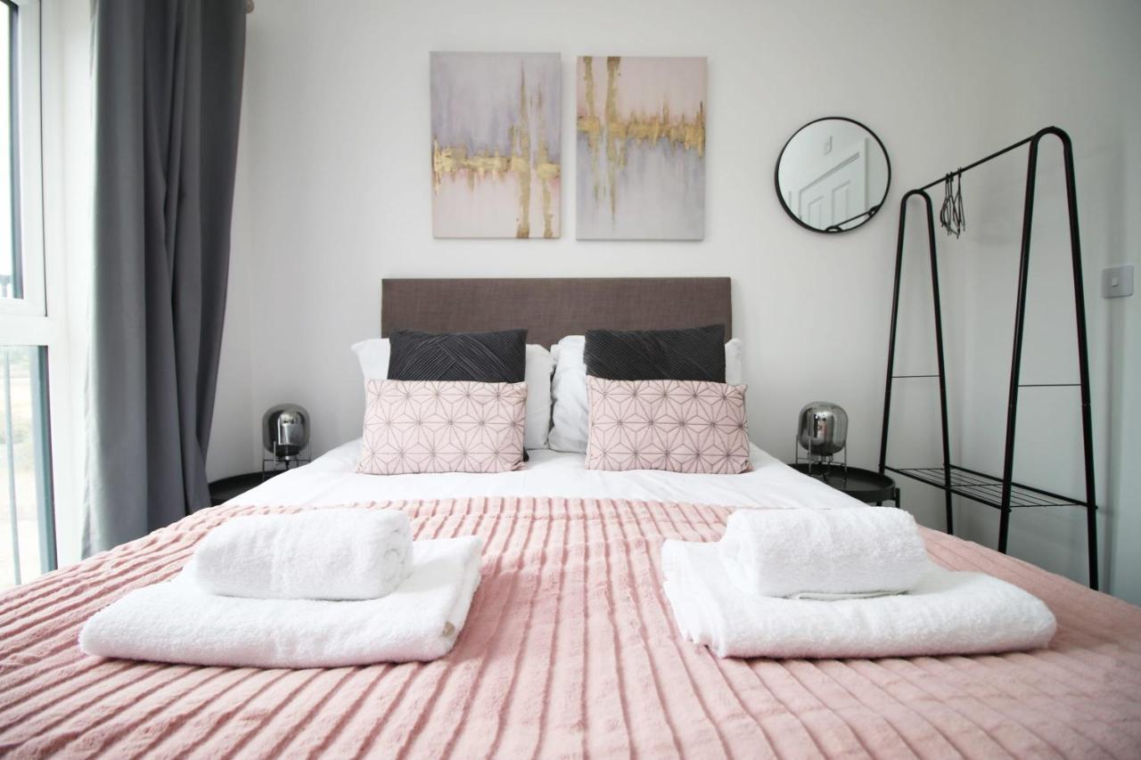 Beachview By Mia Living Close To Beach, Free Parking, Modern 2 Bedroom Apartment Barry Dış mekan fotoğraf
